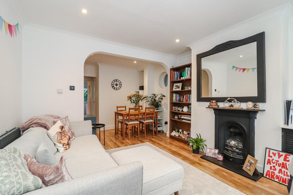 Sitting/dining room