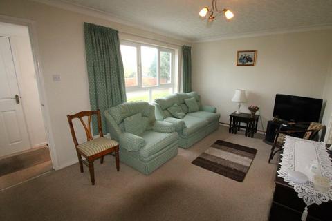 2 bedroom ground floor flat for sale, Gibbs Couch, Watford WD19