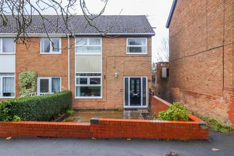 3 bedroom end of terrace house for sale, Standbridge Lane, Wakefield WF2