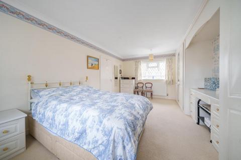 3 Greys Park Close, Keston, BR2 6BD
