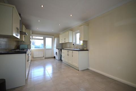 3 bedroom semi-detached house to rent, Mountside, Stanmore, HA7