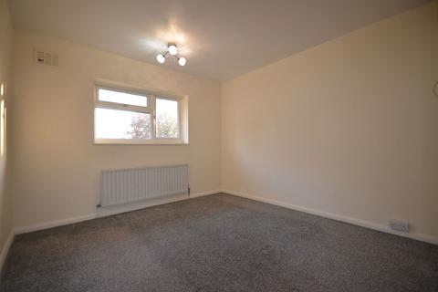 3 bedroom semi-detached house to rent, Mountside, Stanmore, HA7