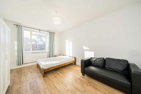 3 bedroom flat for sale, Priory Green, London N1