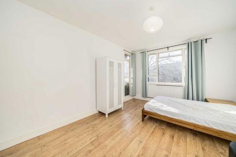 3 bedroom flat for sale, Priory Green, London N1