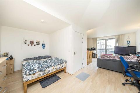 Studio for sale, Deals Gateway, London SE13