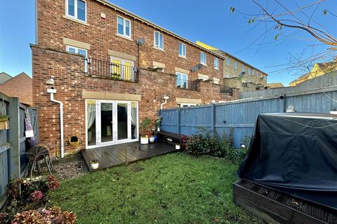 4 bedroom townhouse for sale, Heathcote Close, Woolley Grange, Barnsley