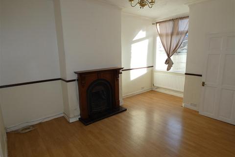 3 bedroom terraced house to rent, Catherine Street, Crewe