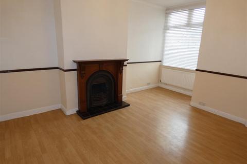 3 bedroom terraced house to rent, Catherine Street, Crewe