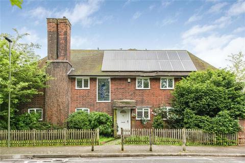 4 bedroom detached house for sale, Beaverwood Road, Chislehurst BR7