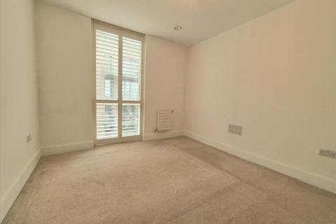 2 bedroom flat to rent, Halyards Court, Durham Wharf Drive, Brentford