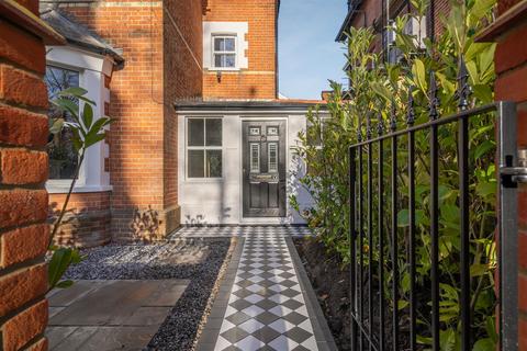 5 bedroom townhouse for sale, London Road, Ascot