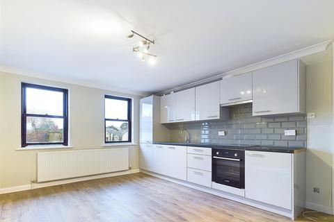 2 bedroom apartment to rent, Station Road, Hampton