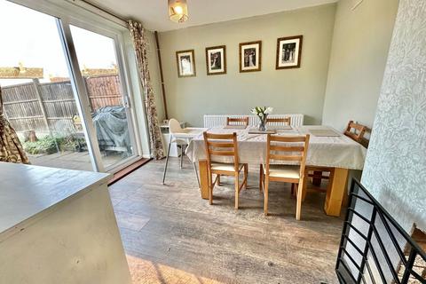 12 Roberts Road, Madeley, Telford, TF7 5JJ