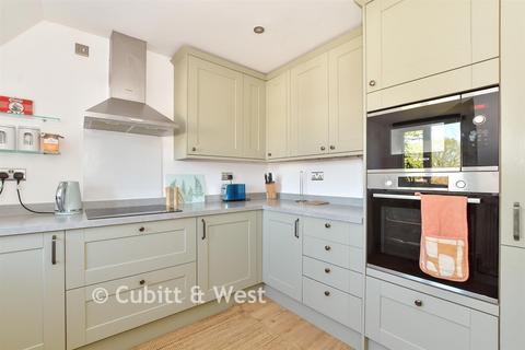 2 bedroom apartment for sale, Tanbridge Park, Horsham, West Sussex
