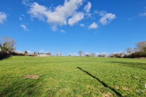 Land for sale, Wicken Road, Leckhampstead, Buckingham MK18