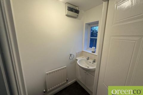 3 bedroom terraced house to rent, James Street, Tameside M43