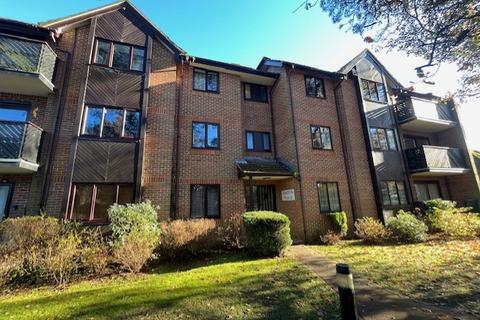 2 bedroom flat to rent, Hursley Road, Chandlers Ford