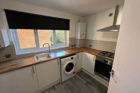 2 bedroom flat to rent, Hursley Road, Chandlers Ford