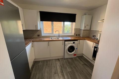 2 bedroom flat to rent, Hursley Road, Chandlers Ford