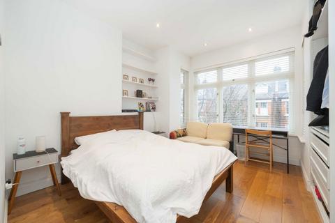 2 bedroom flat for sale, Dyne Road, London NW6