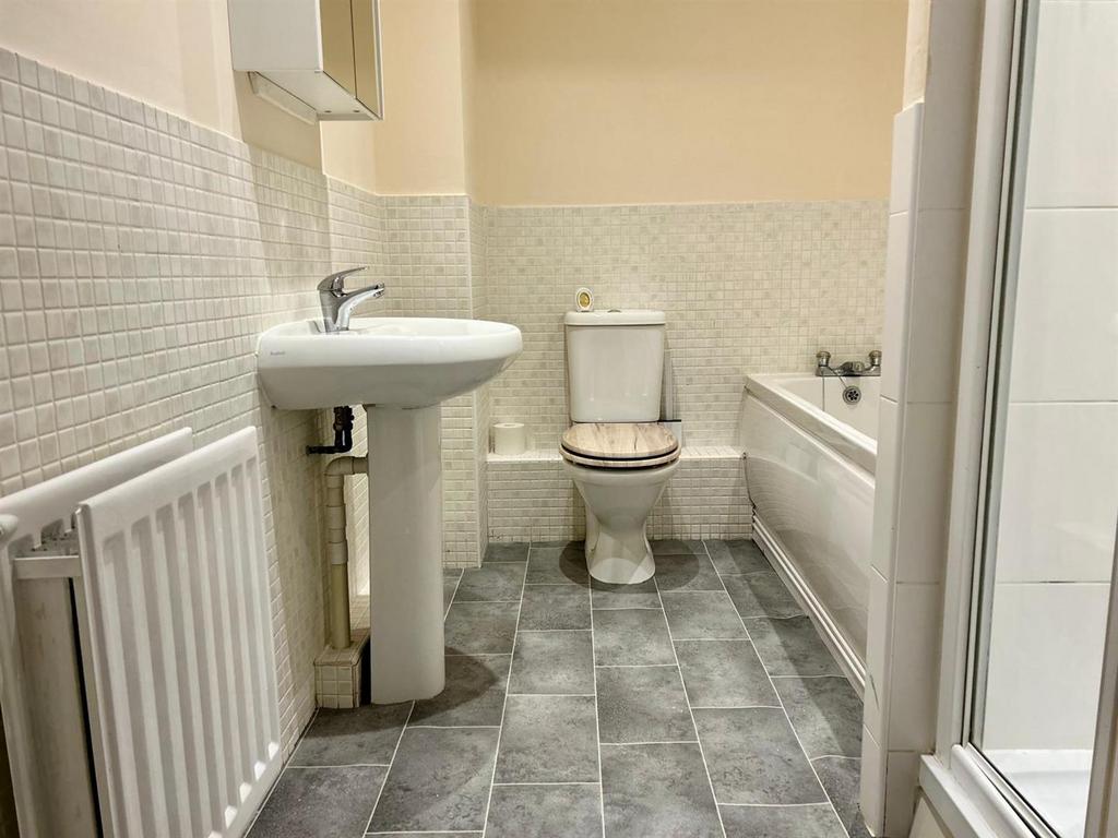 Bathroom / WC: