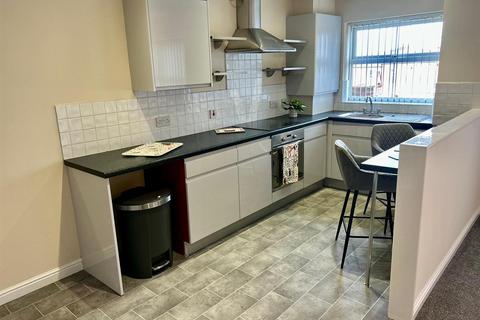 2 bedroom apartment for sale, Blue Hill Lane, Leeds