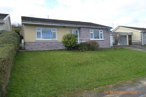 3 bedroom detached bungalow to rent, Bronyglyn, Bronwydd Arms, Carmarthen