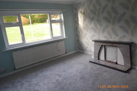 3 bedroom detached bungalow to rent, Bronyglyn, Bronwydd Arms, Carmarthen