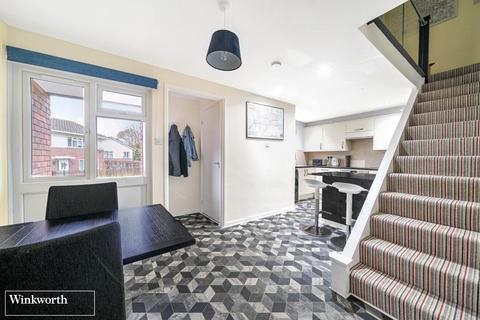 82 Novello Close, Basingstoke, RG22 4LE