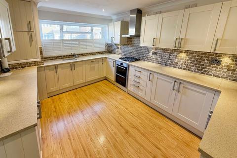 19 Redlie Close, Stanford-le-hope, SS17 8BB