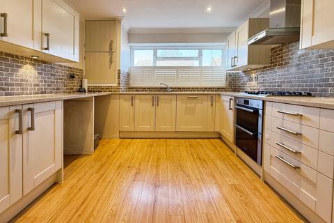 19 Redlie Close, Stanford-le-hope, SS17 8BB