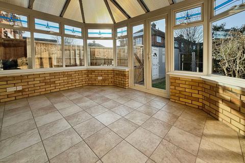 19 Redlie Close, Stanford-le-hope, SS17 8BB