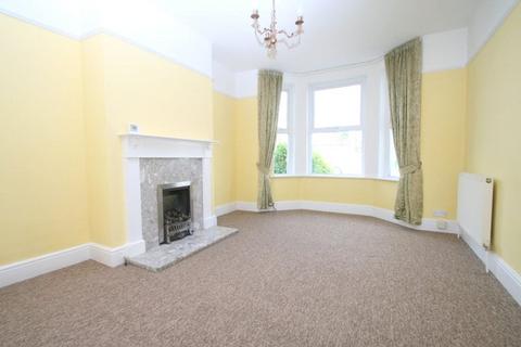 3 bedroom terraced house to rent, Manor Road, East Preston, West Sussex