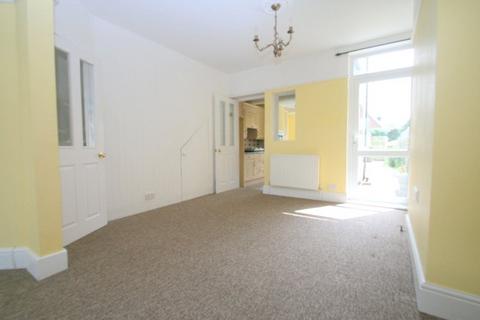 3 bedroom terraced house to rent, Manor Road, East Preston, West Sussex