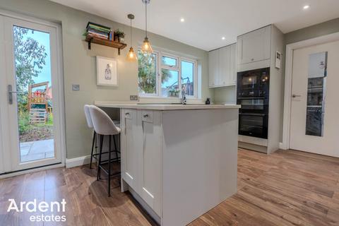 22 Dunkirk Road, Burnham-on-crouch, CM0 8LF