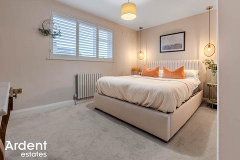 22 Dunkirk Road, Burnham-on-crouch, CM0 8LF