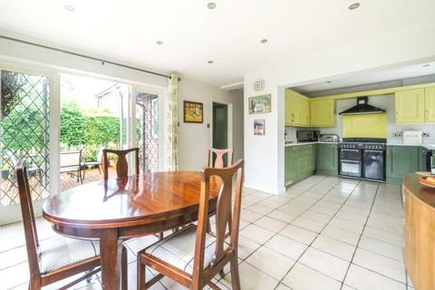 4 bedroom detached house for sale, Ellerton Way, Wrecclesham, Farnham, Surrey, GU10