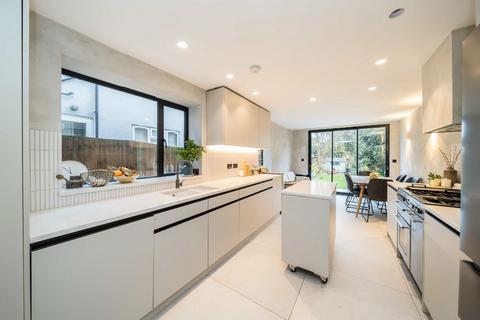 4 bedroom house for sale, Gleneagle Road, London SW16