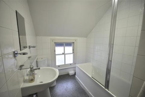 2 bedroom apartment to rent, Friern Park, North Finchley, London, N12