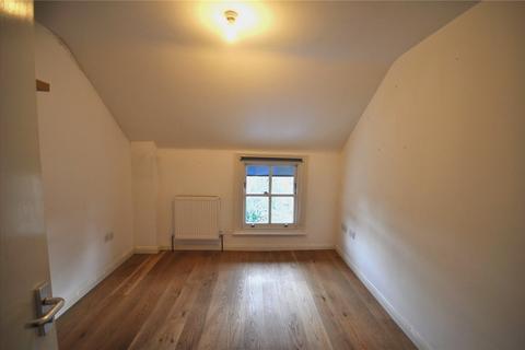 2 bedroom apartment to rent, Friern Park, North Finchley, London, N12