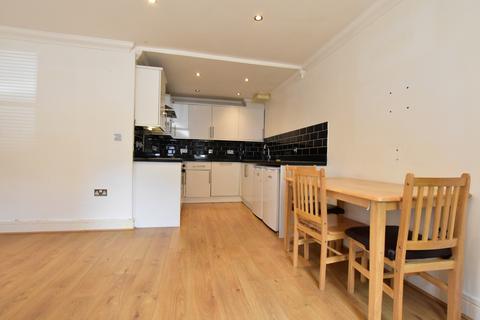 2 bedroom apartment to rent, Manser Court, Lawrie Park Gardens, Sydenham, SE26