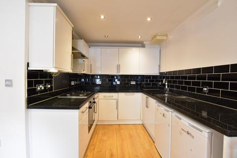 2 bedroom apartment to rent, Manser Court, Lawrie Park Gardens, Sydenham, SE26