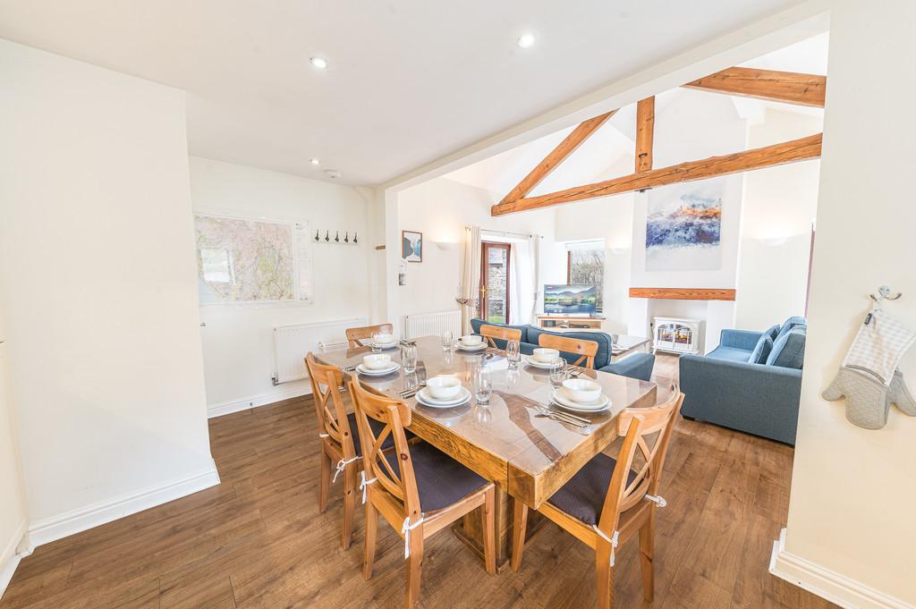 Open Plan Living/Dining Kitchen