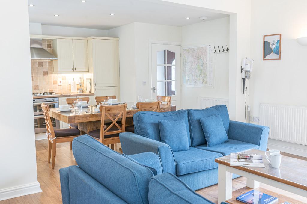 Open Plan Living/Dining Kitchen