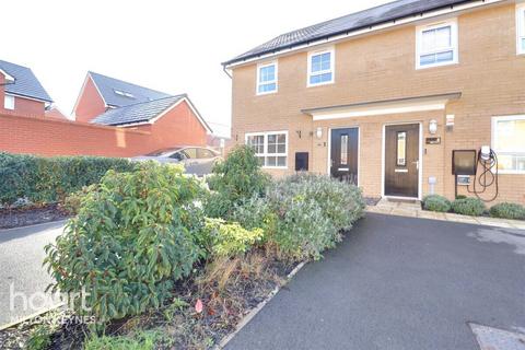 3 bedroom semi-detached house to rent, Wells Grove, Eagle Farm South