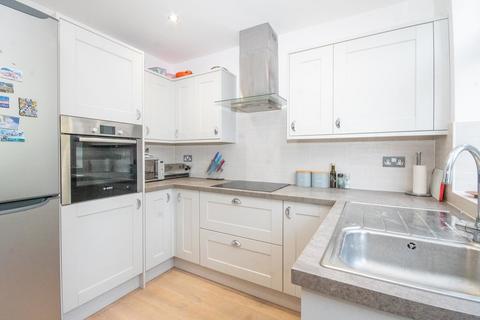 3 bedroom end of terrace house for sale, Azalea Walk, Pinner HA5