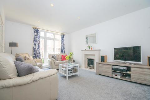 3 bedroom end of terrace house for sale, Azalea Walk, Pinner HA5