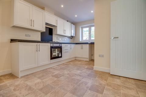 3 bedroom semi-detached house to rent, Perseverance Place, Holmfirth