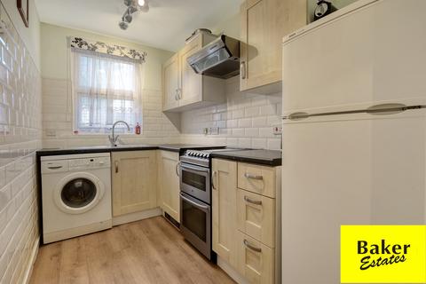 2 bedroom flat for sale, Beverley Mews, London E4