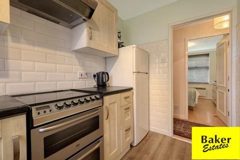 2 bedroom flat for sale, Beverley Mews, London E4